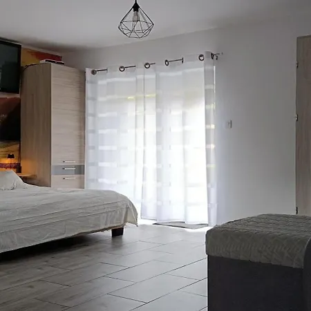 Streamside Apartament